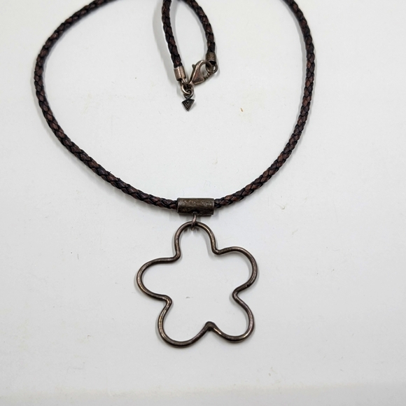 Silpada Signed Vintage 925 Sterling Silver Retired Daisy Necklace on Leather - Picture 2 of 3